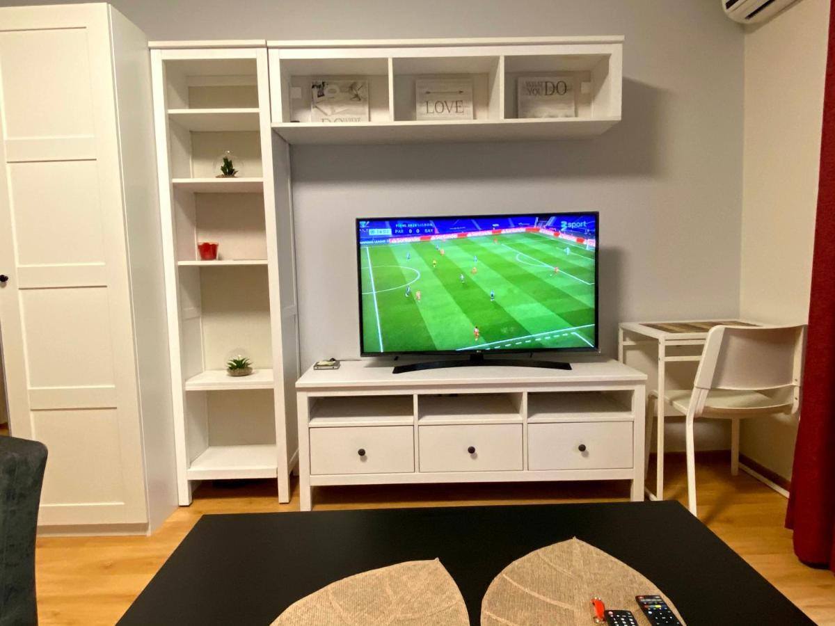 Your Home - Central Studio Apartment, Balcony, Parking & Self Check-In Wilno Zewnętrze zdjęcie